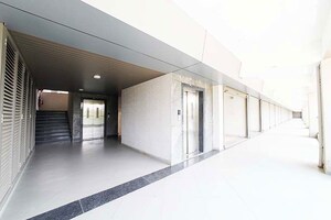 Room in  Shop at Nava Naroda – for Rent