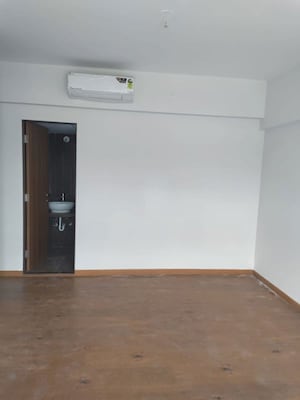 Room in 2 BHK Apartment at Gera World of Joy, Kharadi – for Rent