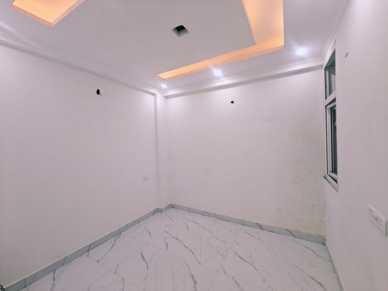 Room, sector 73 3 Bedroom 1430 Sq.Ft. Apartment In Sector 73 Noida 10520867