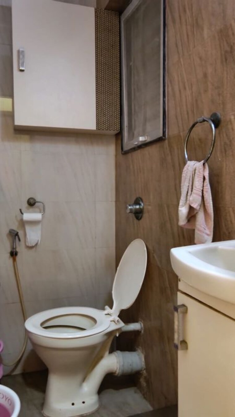 Bathroom, shri-balaji-ashirwad 2 Bedroom 500 Sq.Ft. Apartment In Malad West Mumbai 10520856