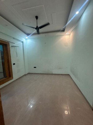 Room in 2 BHK Apartment at Ace Golfshire, Sector 150 – for Rent