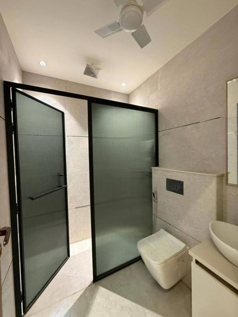 Bathroom, cs-roseate-63 3 Bedroom 1620 Sq.Ft. Builder Floor In Sector 63a Gurgaon 10520885