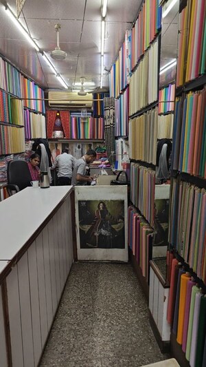  Shop For Rent in South Delhi