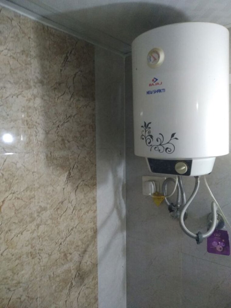 Bathroom, radicon-vedantam 2 Bedroom 980 Sq.Ft. Apartment In Sector 16c Greater Noida Greater Noida 10520901