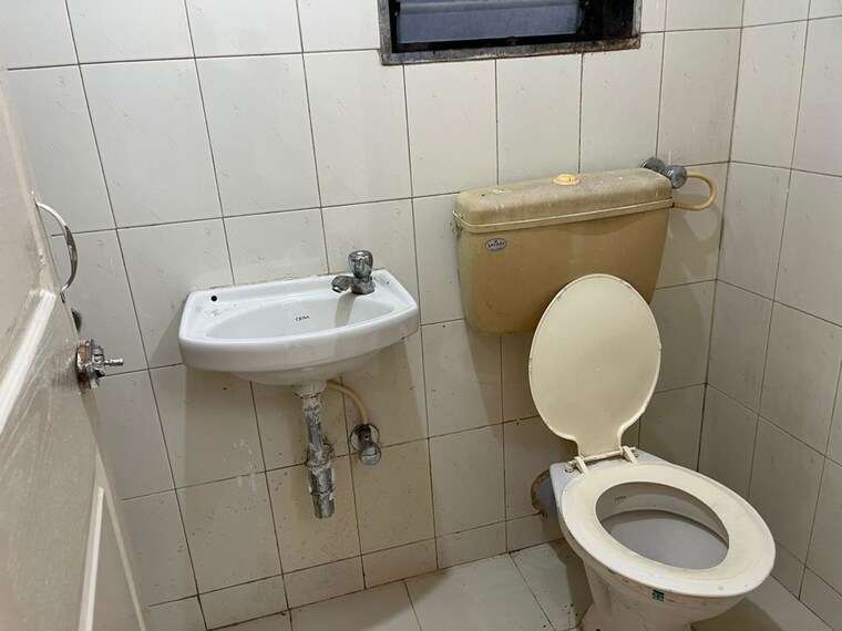 Bathroom, aishwarya-chs-sanpada 2 Bedroom 700 Sq.Ft. Apartment In Sanpada Navi Mumbai 10520908