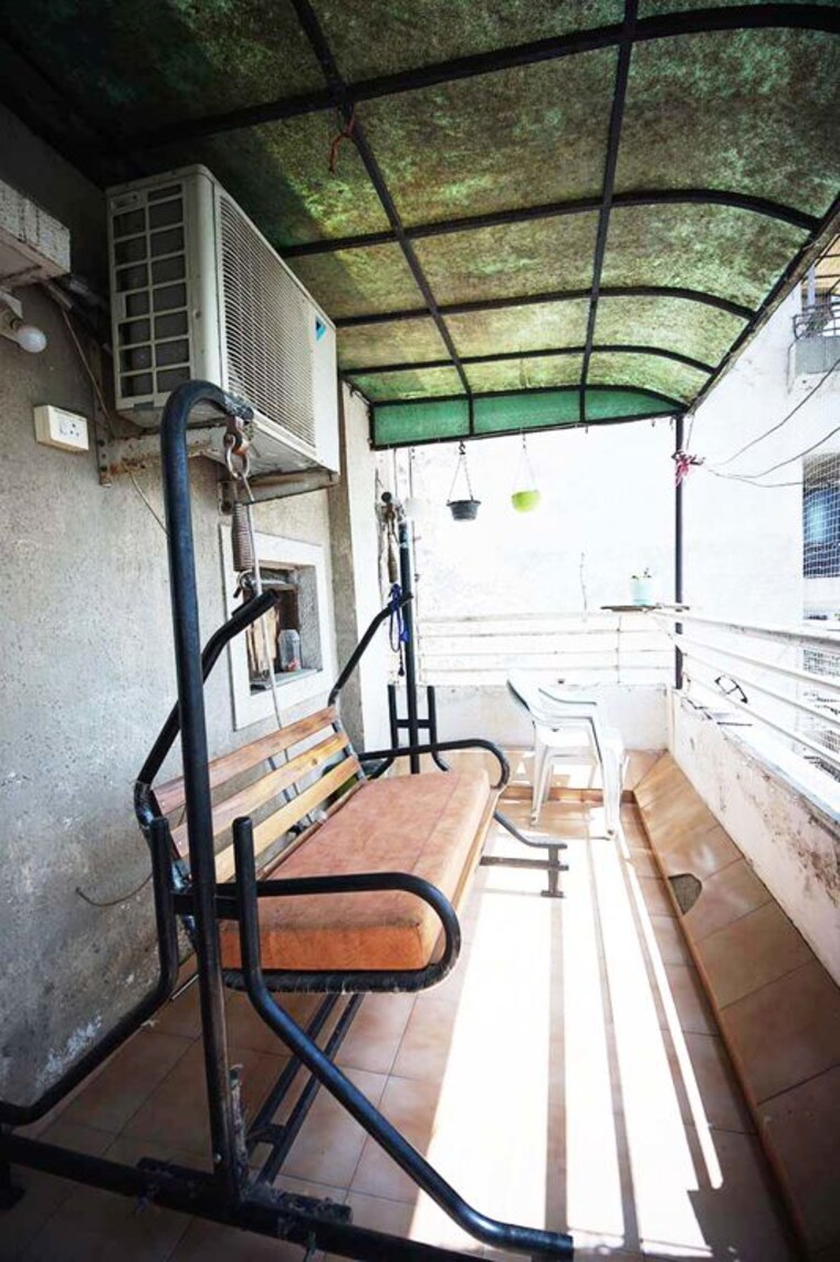 Balcony, satellite 3 Bedroom 184 Sq.Yd. Apartment In Satellite Ahmedabad 10520910