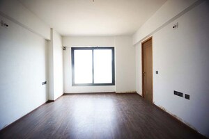 Room in 4 BHK Apartment at Shela – for Sale