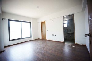 Room in 4 BHK Apartment at Shela – for Sale