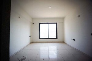 Room in 4 BHK Apartment at Shela – for Sale