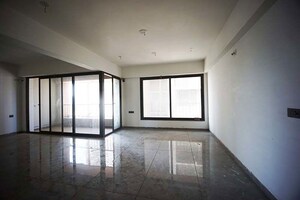 Room in 4 BHK Apartment at Shela – for Sale