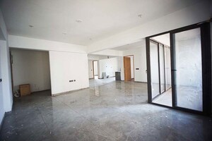 Room in 4 BHK Apartment at Shela – for Sale