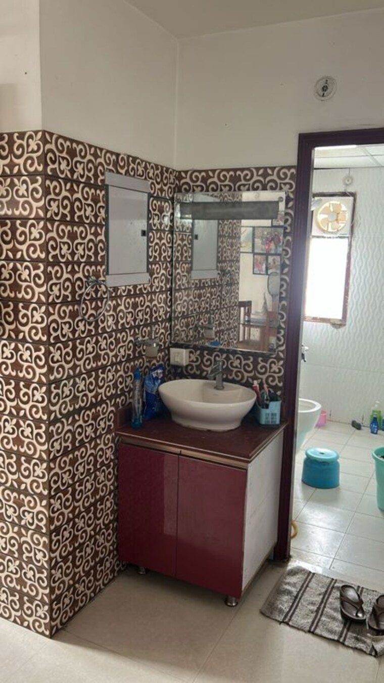 Bathroom, amna-rolex-estate 3 Bedroom 1650 Sq.Ft. Apartment In Faizabad Road Lucknow 10520973