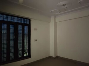Room in 2 BHK Builder Floor at Sector 21 – for Rent