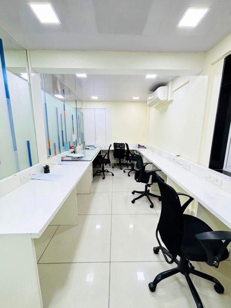 Team Area, monarch-plaza Commercial Office Space 2980 Sq.Ft. In Cbd Belapur Sector 11 Navi Mumbai 10521000
