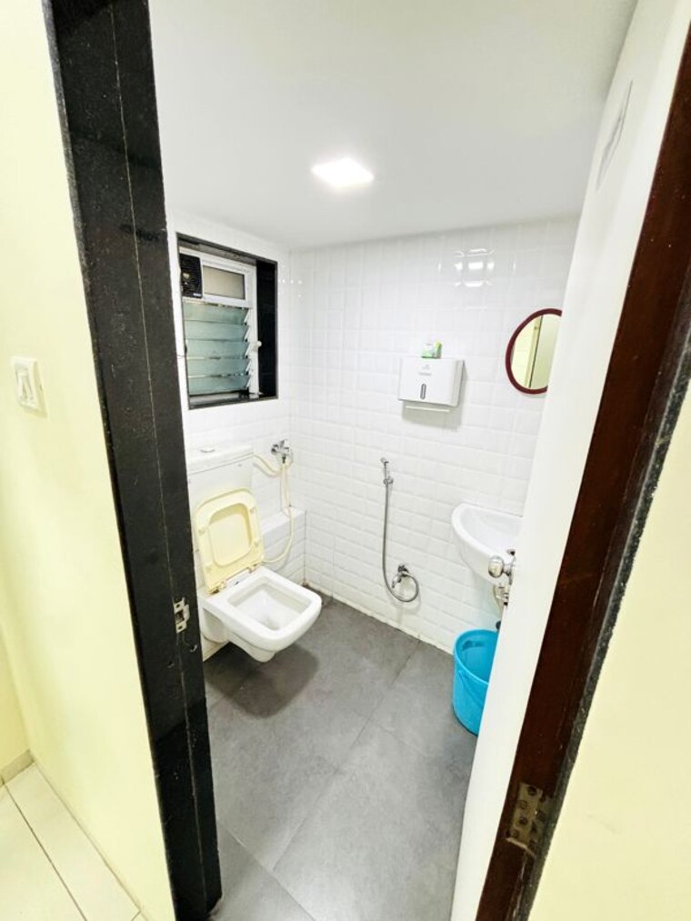 Bathroom, monarch-plaza Commercial Office Space 2980 Sq.Ft. In Cbd Belapur Sector 11 Navi Mumbai 10521000