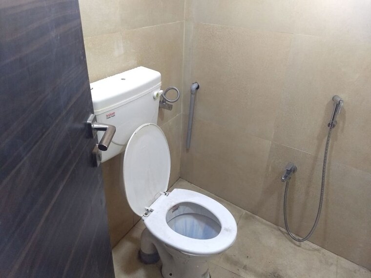 Bathroom, monarch-plaza Commercial Office Space 2980 Sq.Ft. In Cbd Belapur Sector 11 Navi Mumbai 10521000
