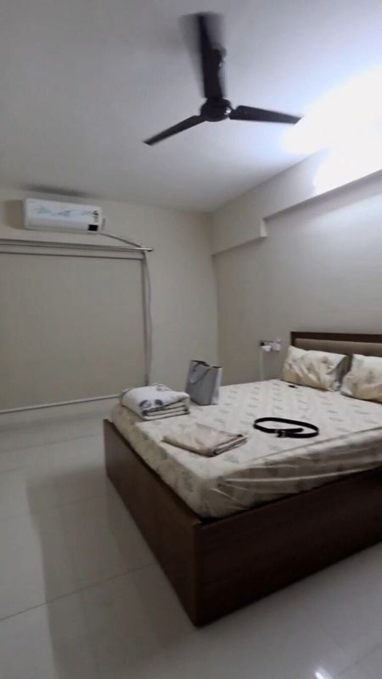 Bedroom, dadar east 2 Bedroom 700 Sq.Ft. Apartment In Dadar East Mumbai 10521031