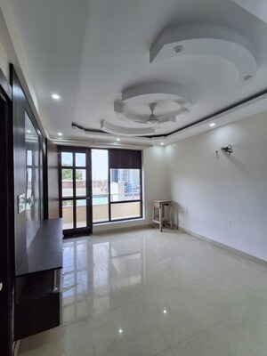 Room in 3 BHK Builder Floor at Sector 23 – for Rent