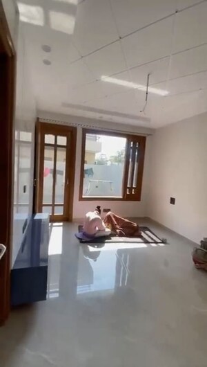 Room in 4 BHK Independent House at Sector 26 – for Rent
