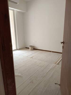 Room in 3 BHK Builder Floor at Adani Samsara Vilasa, Sector 63 – for Rent