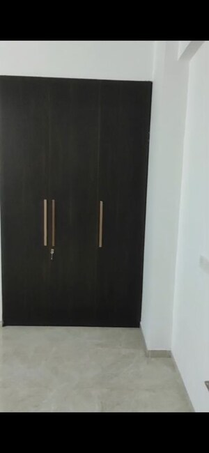 3 BHK Apartment For Rent in Omaxe Royal Residency Faridabad, Sector 79