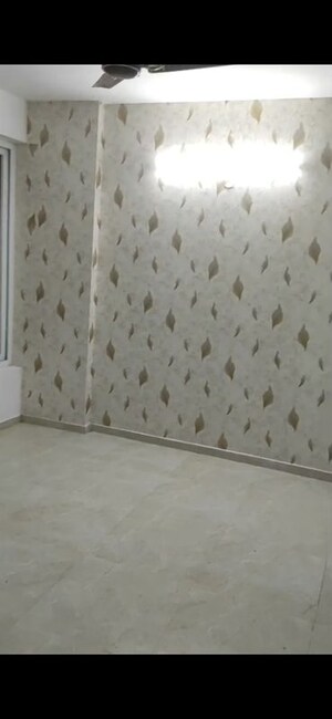 Room in 3 BHK Apartment at Omaxe Royal Residency Faridabad, Sector 79 – for Rent