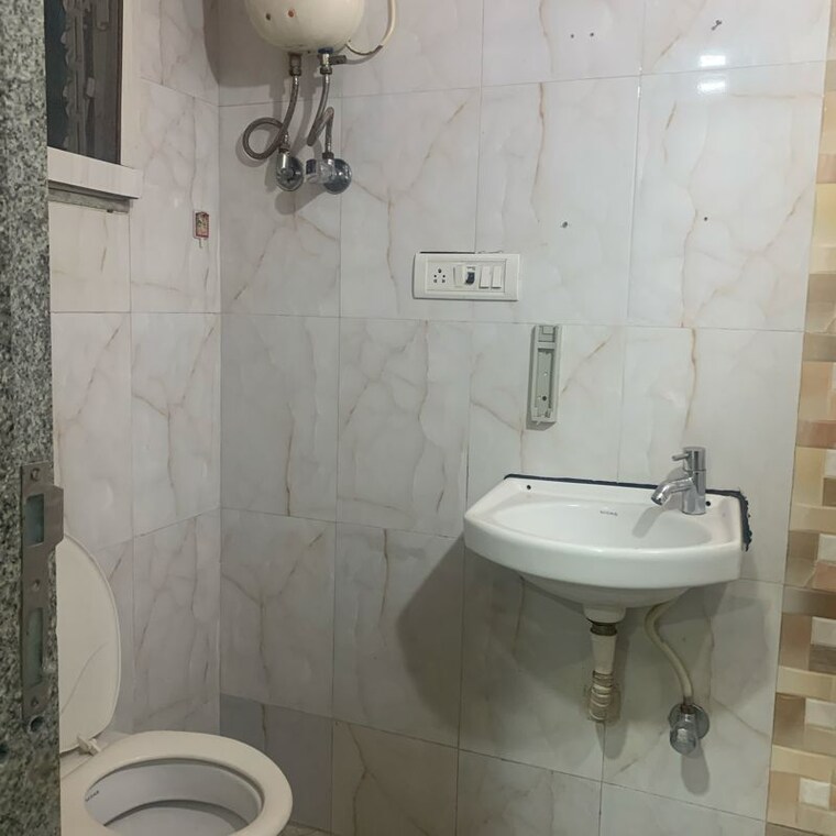 Bathroom, neelkamal-heights-borivalli 2 Bedroom 600 Sq.Ft. Apartment In Kastur Park Mumbai 10521137