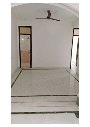 Room in 4 BHK Apartment at Sector 12 Dwarka – for Sale