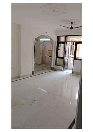 Room in 4 BHK Apartment at Sector 12 Dwarka – for Sale