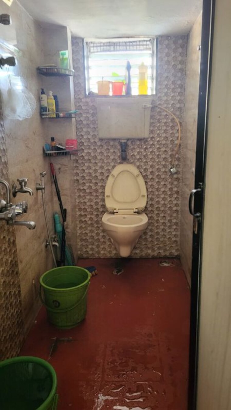 Bathroom, ketan-apartments-dadar-east 1.5 Bedroom 300 Sq.Ft. Apartment In Dadar East Mumbai 10521141