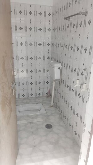 Bathroom in 2 BHK Builder Floor at Gomti Nagar – for Rent
