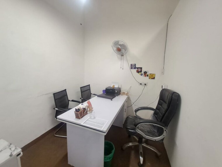 Team Area, sector 63 Commercial Office Space 800 Sq.Ft. In Sector 63 Noida 10520989
