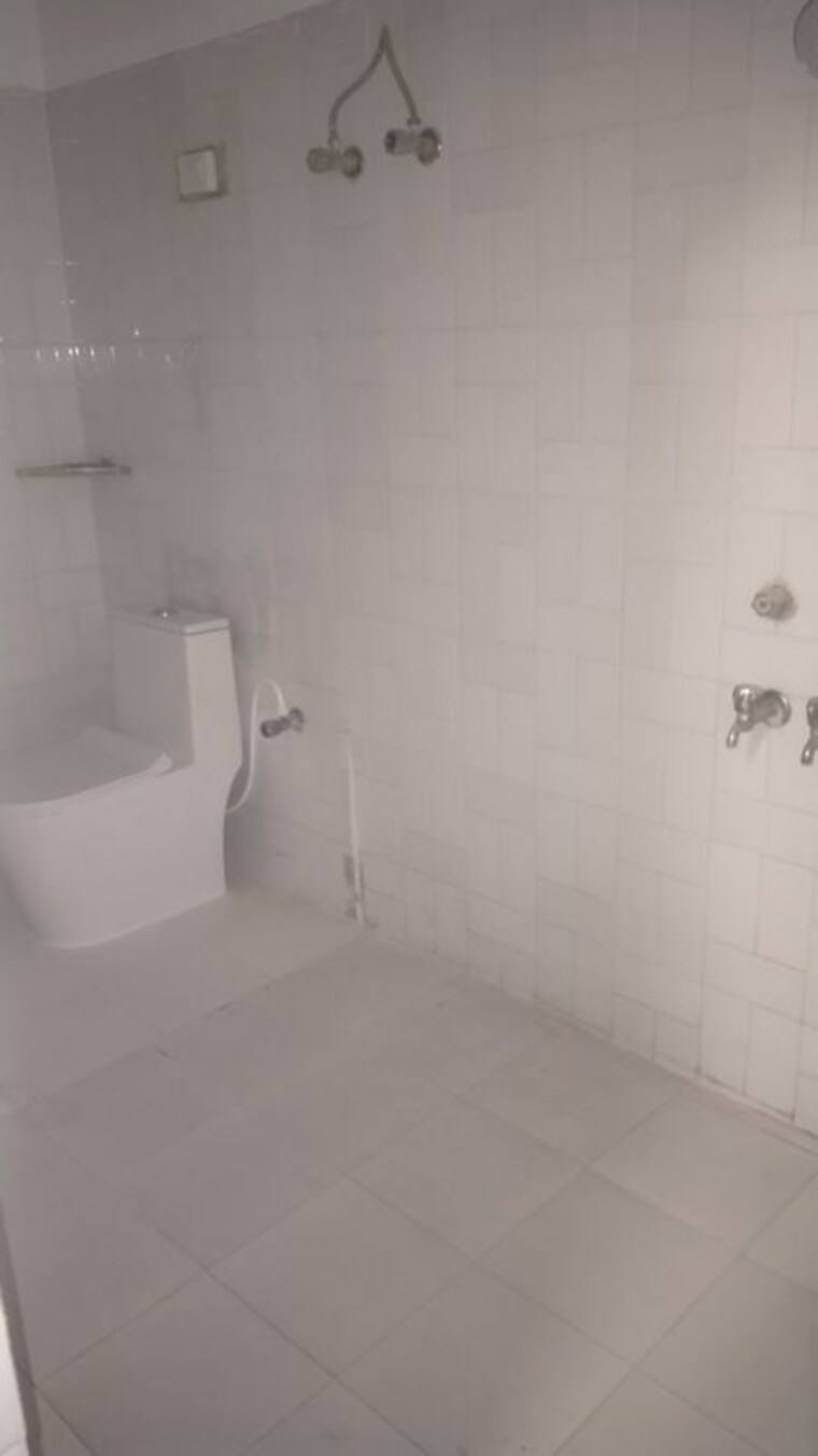 Bathroom, gomti nagar 2 Bedroom 1500 Sq.Ft. Builder Floor In Gomti Nagar Lucknow 10521164