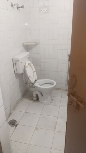 Bathroom in 2 BHK Builder Floor at Gomti Nagar – for Rent
