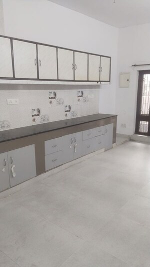 Kitchen in 2 BHK Builder Floor at Gomti Nagar – for Rent