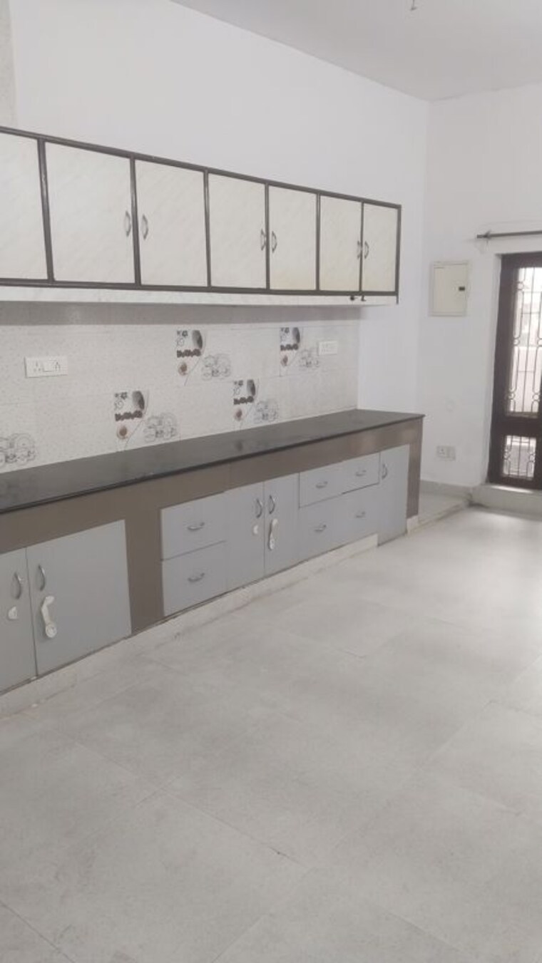 Kitchen, gomti nagar 2 Bedroom 1500 Sq.Ft. Builder Floor In Gomti Nagar Lucknow 10521164