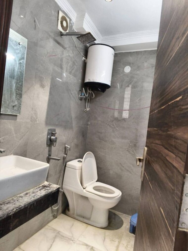 Bathroom, saket 1 Bedroom 400 Sq.Ft. Builder Floor In Saket Delhi 10521169