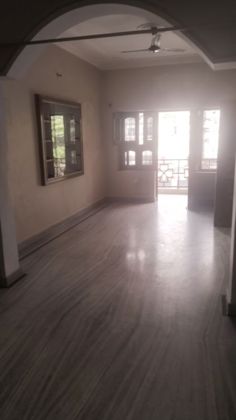 Room, gomti nagar 1.5 Bedroom 800 Sq.Ft. Builder Floor In Gomti Nagar Lucknow 10521185