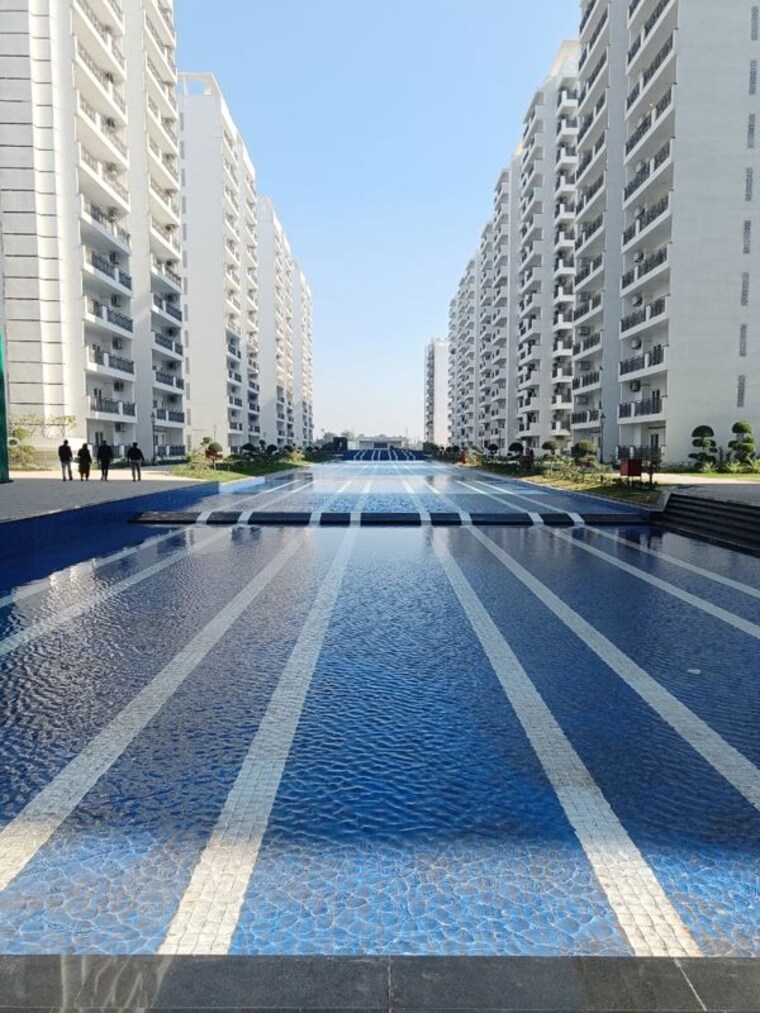 Swimming Pool, central-park-flower-valley-aqua-front-towers 3 Bedroom 1789 Sq.Ft. Apartment In Sohna Sector 33 Gurgaon 10521209