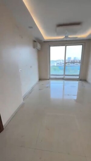 Room in 3 BHK Apartment at Omaxe Royal Residency Faridabad, Sector 79 – for Rent