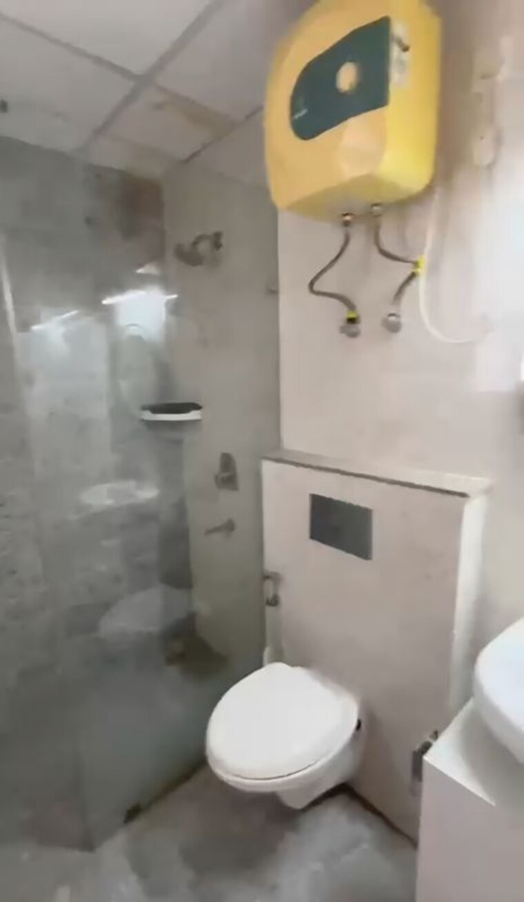 Bathroom, omaxe-royal-residency-faridabad 3 Bedroom 1940 Sq.Ft. Apartment In Sector 79 Faridabad 10521180