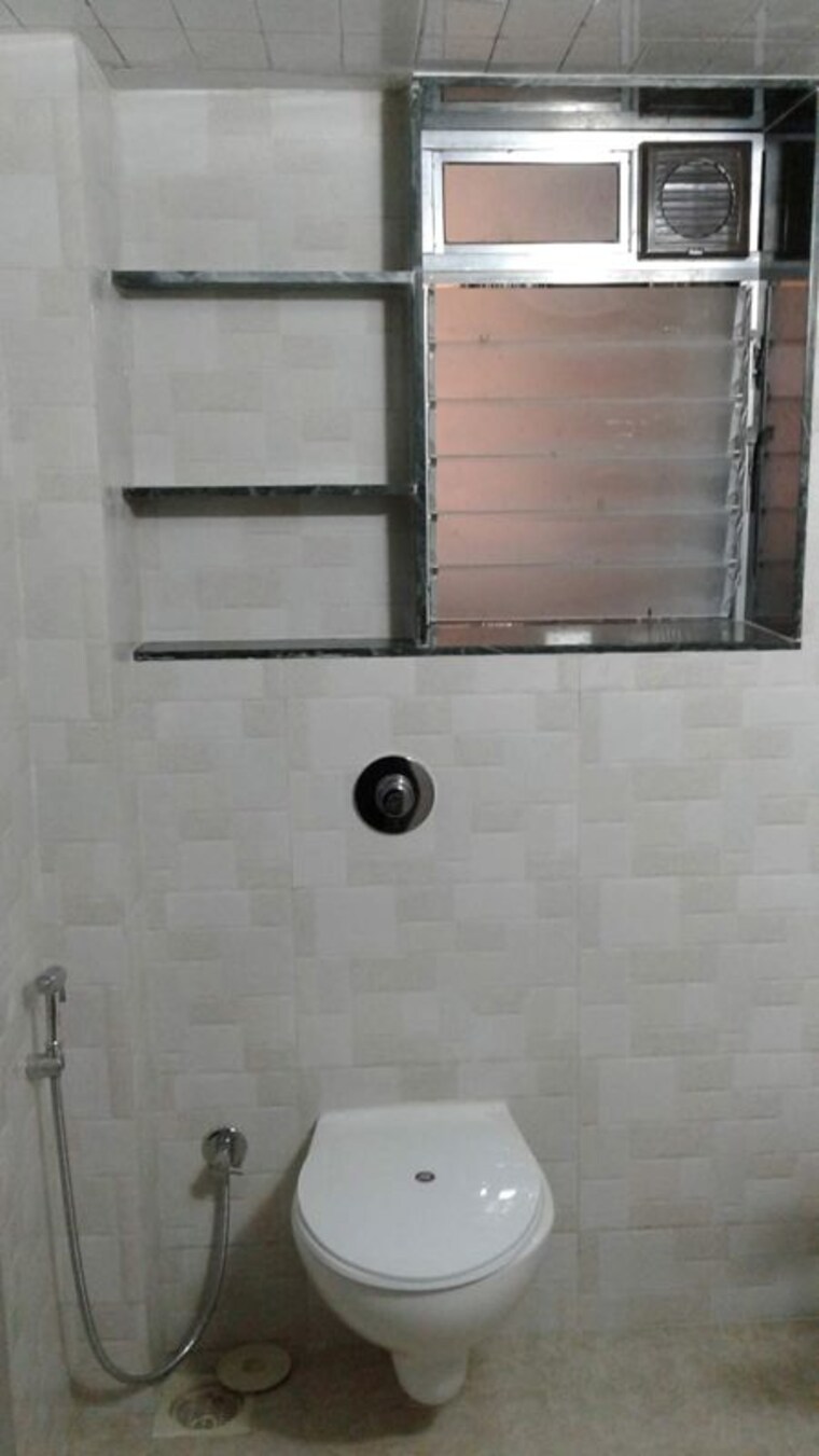 Bathroom, oakland-park 1 Bedroom 500 Sq.Ft. Apartment In Andheri West Mumbai 10521248