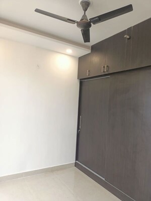 Room in 2 BHK Apartment at Kadarpur – for Rent