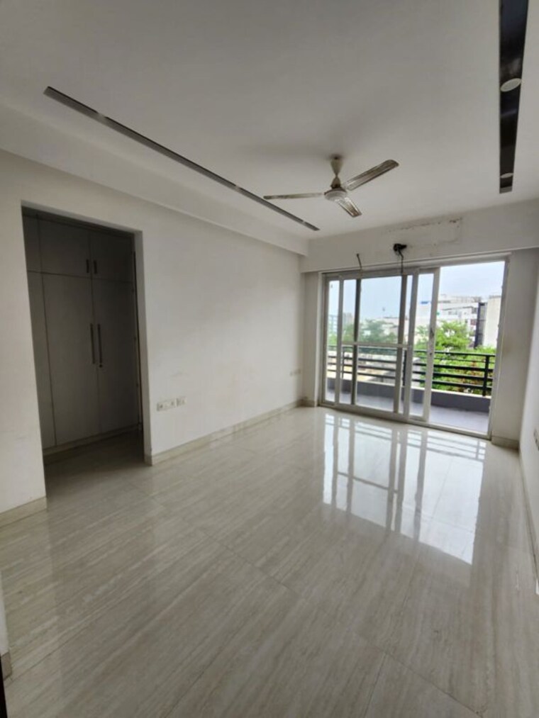 Room, sector 45 4 Bedroom 263 Sq.Yd. Builder Floor In Sector 45 Gurgaon 10521310