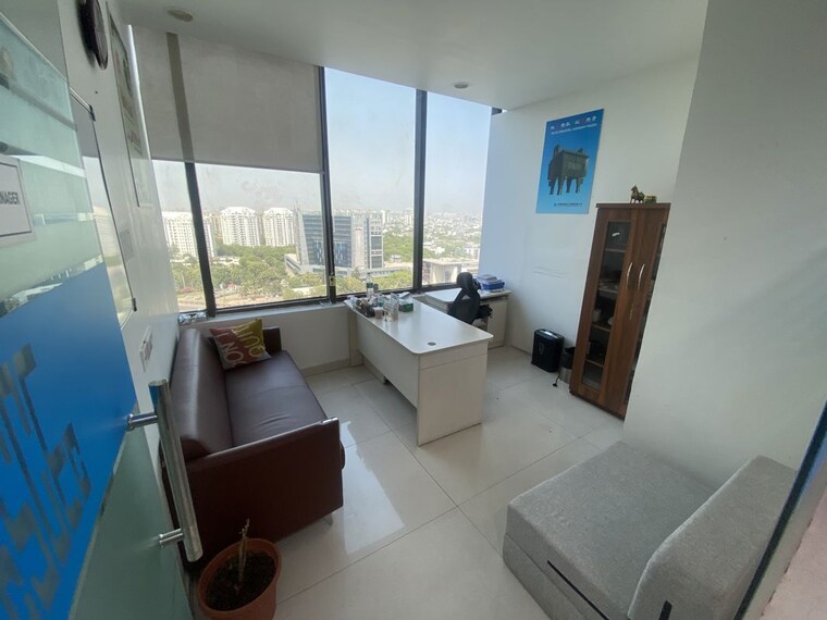 Team Area, spaze-itech-park Commercial Office Space 2000 Sq.Ft. In Sector 49 Gurgaon 10521322