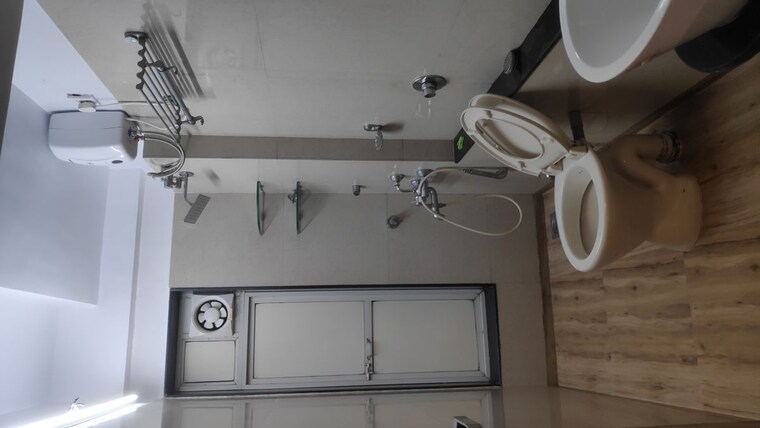Bathroom, hiranandani-gardens-valencia 3 Bedroom 1450 Sq.Ft. Apartment In Powai Mumbai 10521340