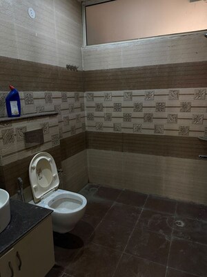 Bathroom in 2 BHK Builder Floor at Sector 39 – for Rent