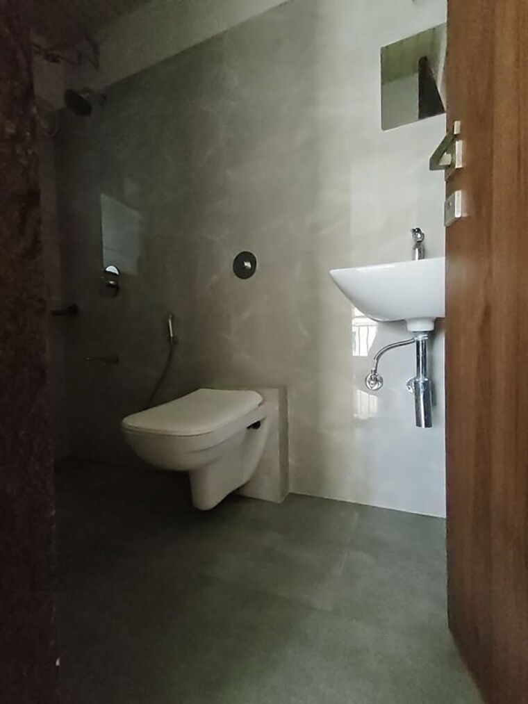 Bathroom, royal-eksar-apartment 2 Bedroom 721 Sq.Ft. Apartment In Borivali West Mumbai 10521347