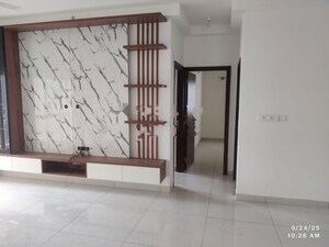 Room in 2 BHK Apartment at Prestige Finsbury Park Regent, Bagaluru – for Rent