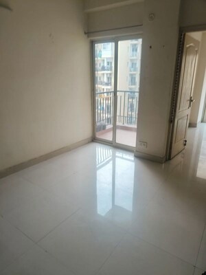 2 BHK Apartment For Rent in Gardenia Gateway, Sector 75